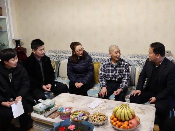 甘肅演藝集團歌舞劇院春節前夕走訪慰問離退休老干部