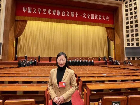甘肅演藝集團秦腔藝術劇院黨總支委員、副院長蘇鳳麗參加中國文聯第十一次全國代表大會、中國作協第十次全國代表大會