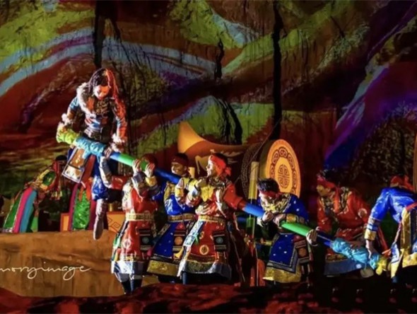 甘肅演藝集團敦煌藝術團承接的張掖七彩丹霞旅游景區夜游項目《阿蘭拉格達》即將回歸