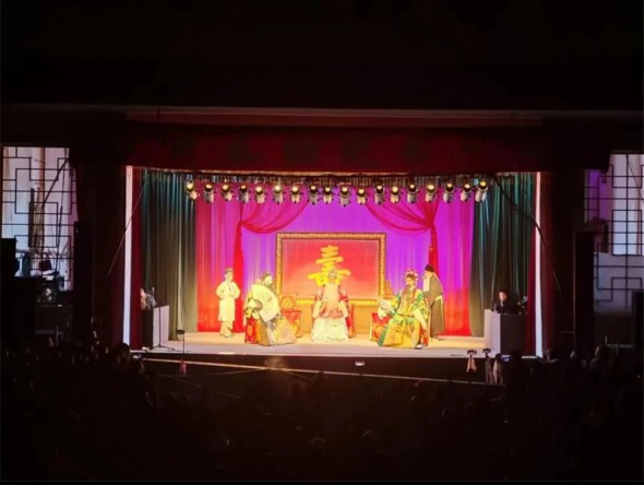 甘肅秦腔藝術劇院赴秦安、靜寧、臨洮演出，甘肅演藝集團黨委副書記龍富國親臨演出現場看望一線職工