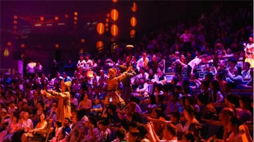 文化激揚(yáng)，產(chǎn)業(yè)奔涌——甘肅敦煌翻騰文旅融合新浪潮